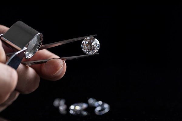 NDC klärt über Mythen zu Labordiamanten auf