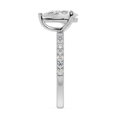 SIGNATURE SOLITAIRE PAVÉ RING I PEAR