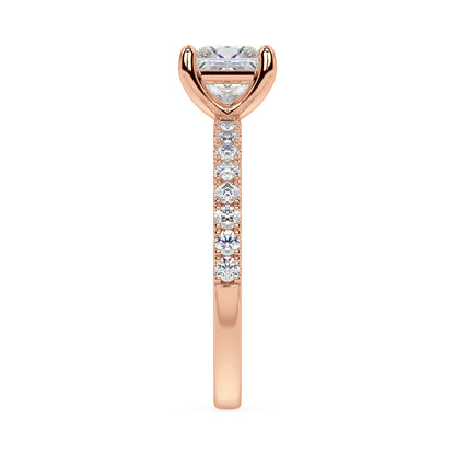 SIGNATURE SOLITAIRE ring with pavé | Princess