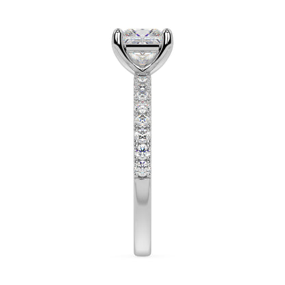 SIGNATURE SOLITAIRE ring with pavé | Princess