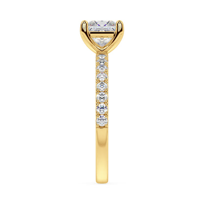 SIGNATURE SOLITAIRE ring with pavé | Princess